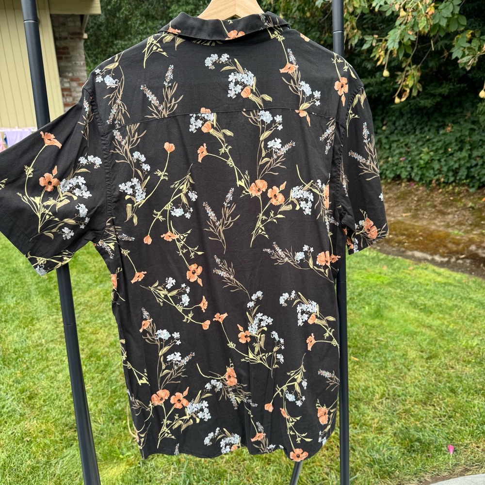 RVCA Men's Black Floral Shirt - Picture 3 of 7